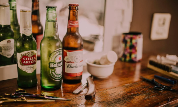 アルコールはなぜ控えた方がいいのでしょうか？